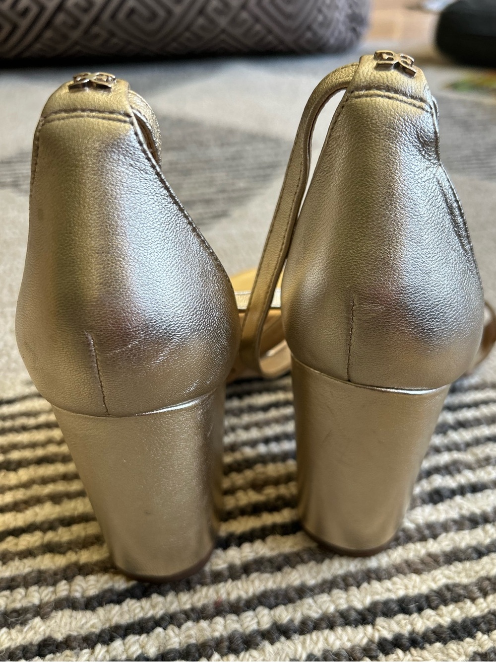 Sam Edelman Odila Metallic Gold Scalloped Block Heel Sandals - Size 7.5 - Picture 5 of 10